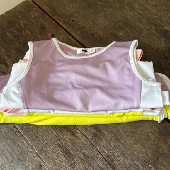 3 tennis outfits 5-6y skirts have shirts will ball pockets zipper in back πΎπ©·ππ - Picture 4 of 4